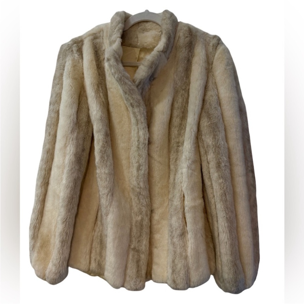 Faux fur fashion coat jacket cream/beige/gray mob-wife aesthetic largeMAKEOFFERS